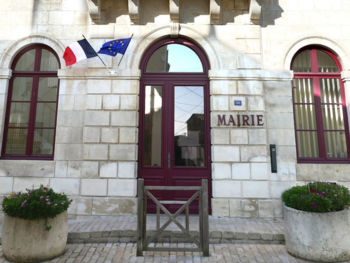 Mairie de Champdeniers (79)